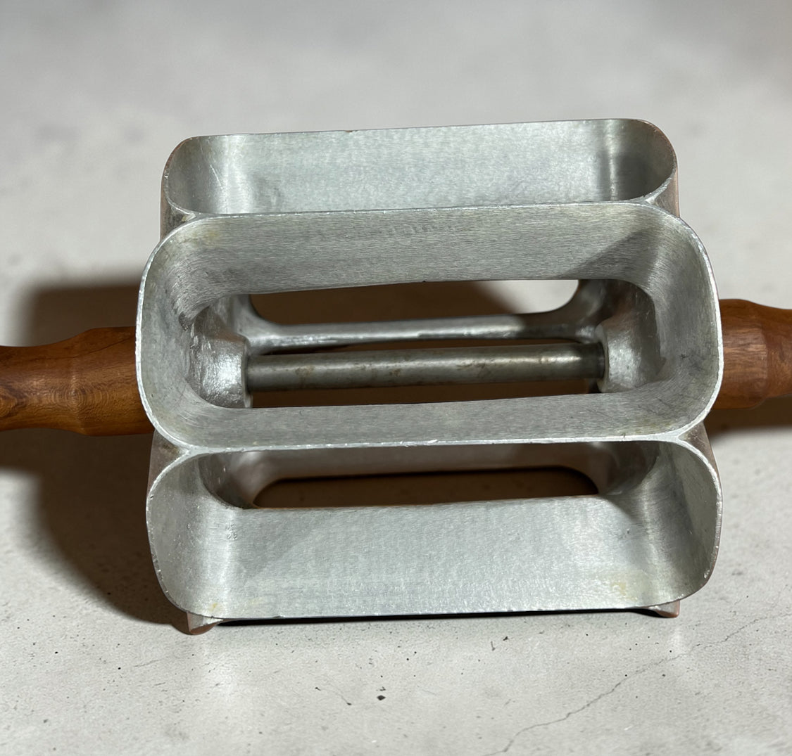 Revolving Oblong Dough Cutter with Wooden Handles
