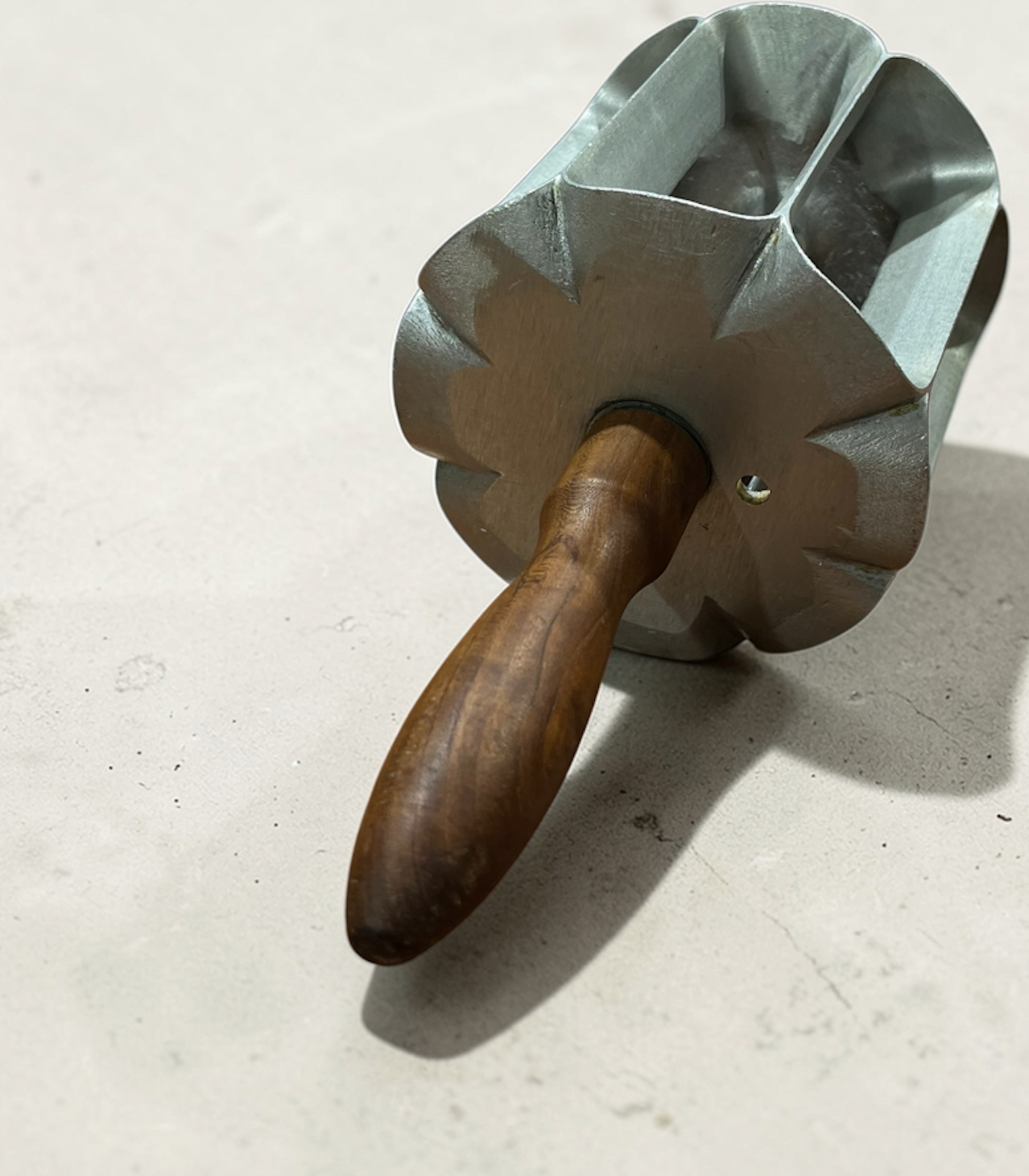 Revolving Oblong Dough Cutter with Wooden Handles